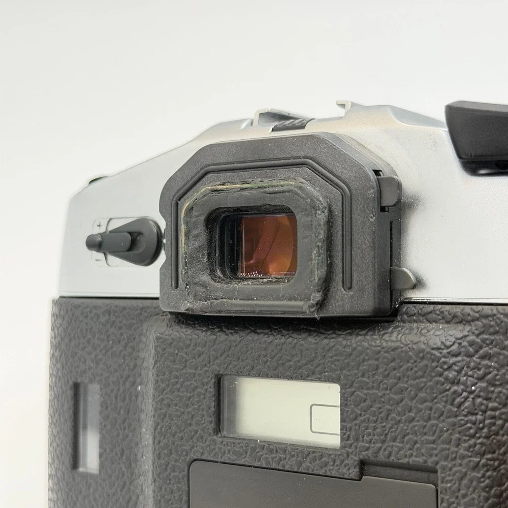 Leica R8 Black/Silver 35mm Film SLR Camera Body R Mount USA Seller Tested W Box!